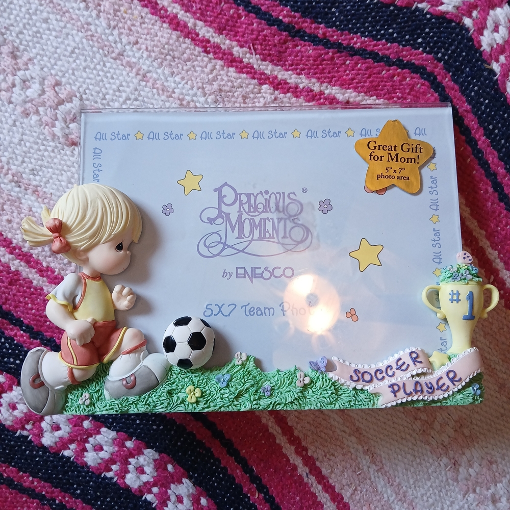 Enesco‎ Precious Moments Soccer Player Frame/Resin 3D 5x7